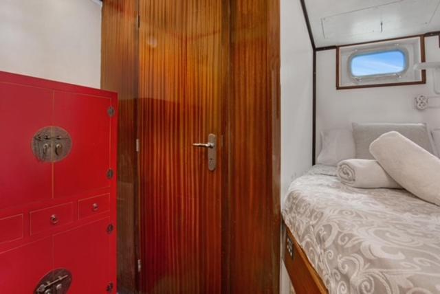 Hotel Charming Boat In Barcelona - Perfect Getaway Sant Adrià de Besòs Exterior foto
